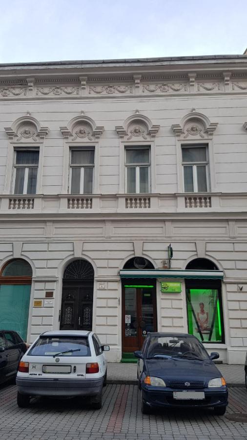 Boutique Apartman I Έγκερ Εξωτερικό φωτογραφία